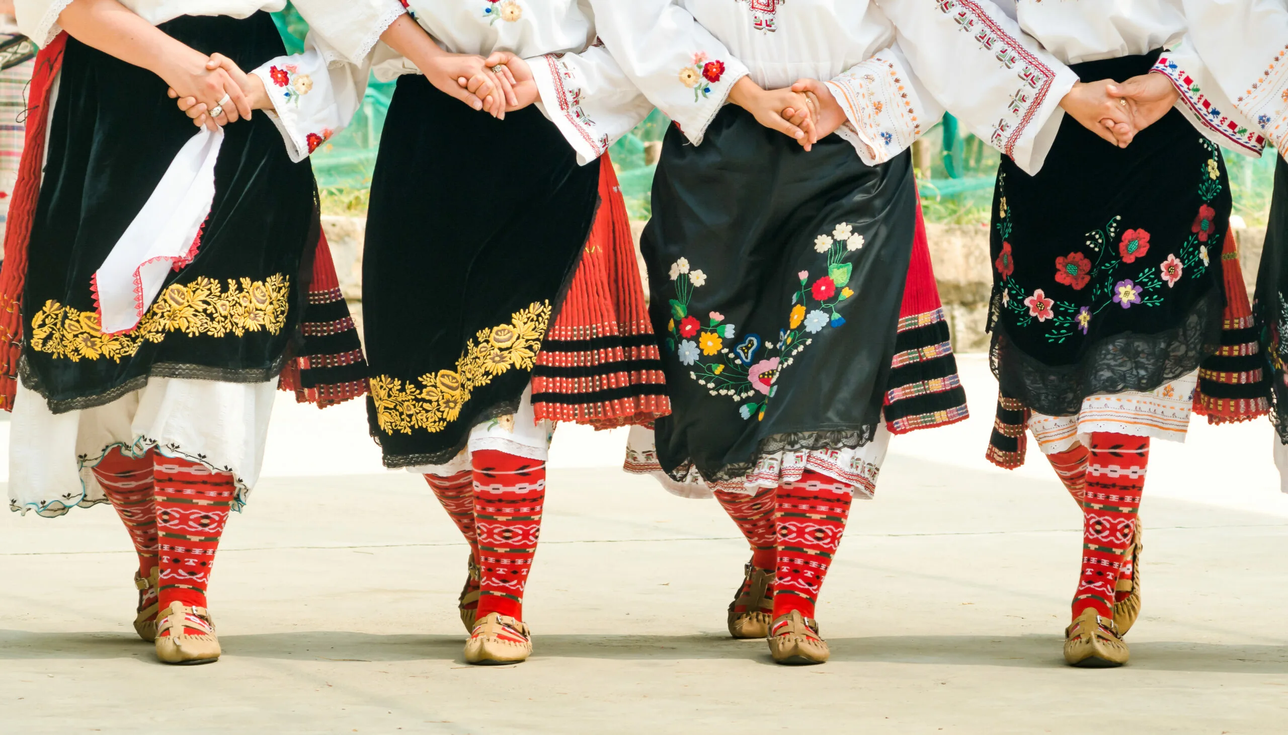 Все, что нужно знать о болгарском танце: история, традиции и современность